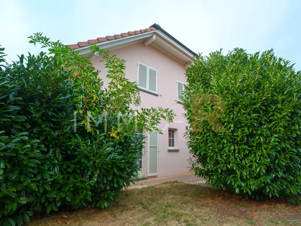 Charming individual villa – photo 10 of 13