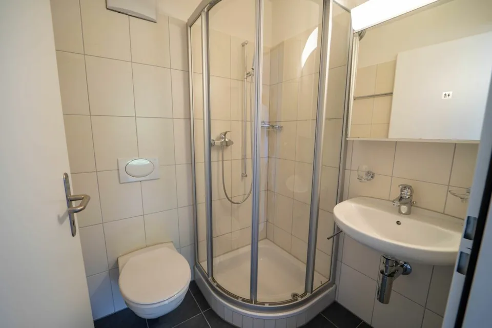 Grosszügige 3.5-Zimmer-Gartenwohnung mit modernem Wohnkomfort – Foto 10 von 14