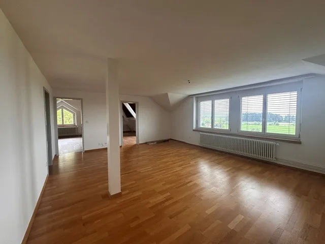 Charmante 5-Zimmer-Dachwohnung in Hausen am Albis – Foto 4 von 14