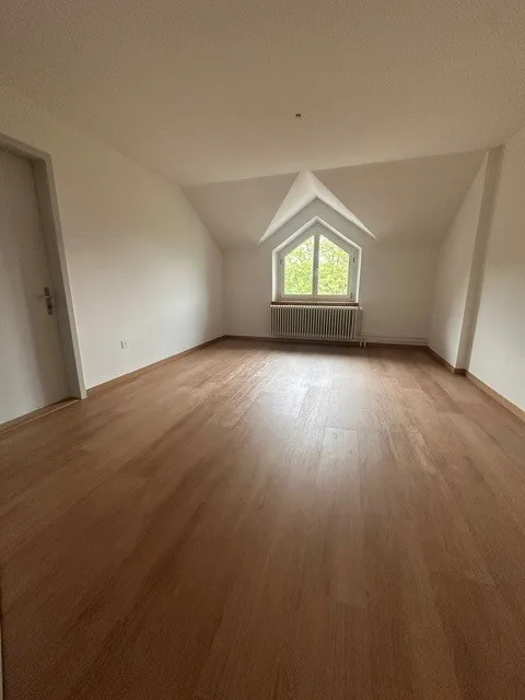 Charmante 5-Zimmer-Dachwohnung in Hausen am Albis – Foto 6 von 14