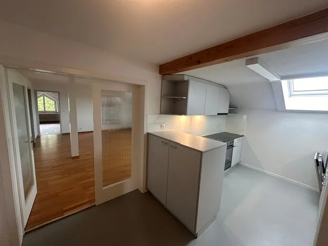 Charmante 5-Zimmer-Dachwohnung in Hausen am Albis – Foto 3 von 14