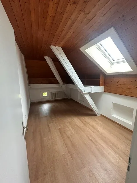 Charmante 5-Zimmer-Dachwohnung in Hausen am Albis – Foto 5 von 14