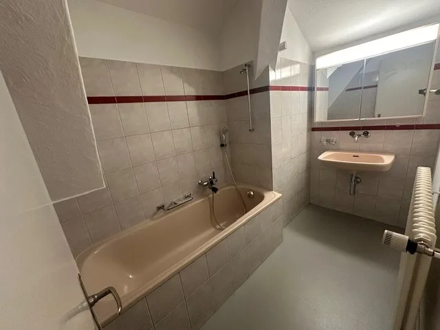 Charmante 5-Zimmer-Dachwohnung in Hausen am Albis – Foto 11 von 14