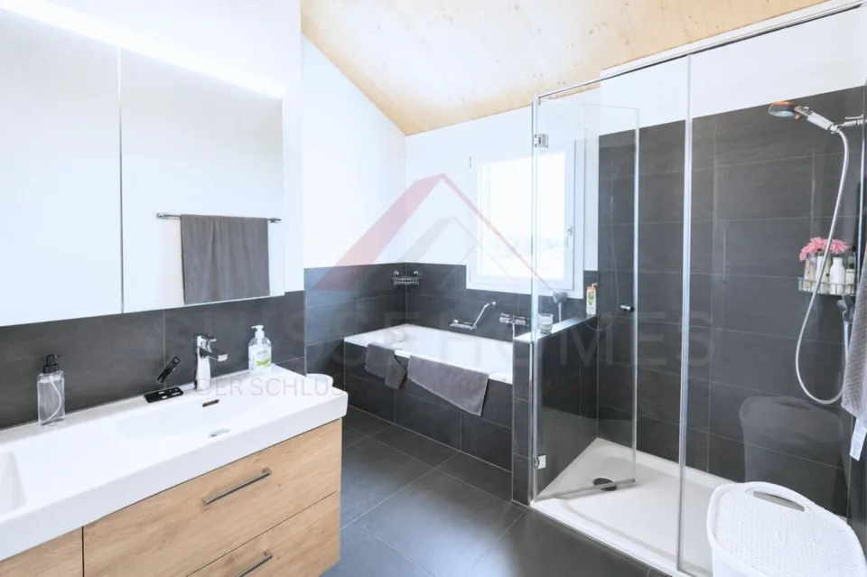 Atmosfera di vacanza in casa propria - casa a schiera di 5,5 locali nuova con piscina & giardino – foto 21 di 24