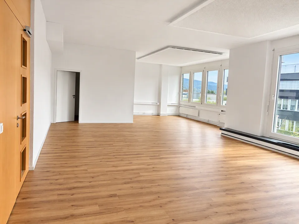 Attraktive Bürofläche im 3. OG hell, ruhig und vielseitig nutzbar - Ihr repräsentativer Firmensitz – Foto 3 von 4