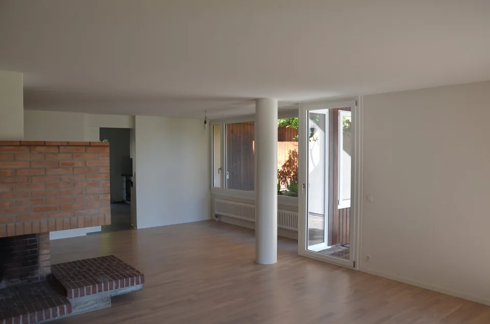 Un foyer pour tous ceux qui apprécient un espace de vie spacieux et un emplacement privilégié. – photo 9 sur 16