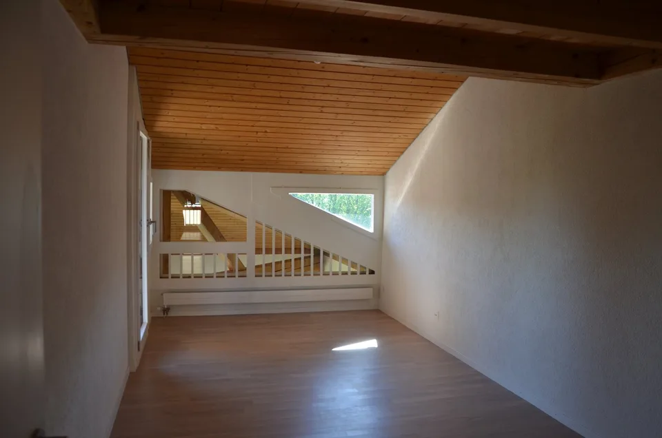 Un foyer pour tous ceux qui apprécient un espace de vie spacieux et un emplacement privilégié. – photo 13 sur 16