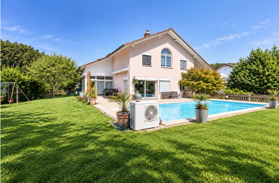 Bellissima casa indipendente di 9 locali con piscina a Vicques – foto 14 di 15