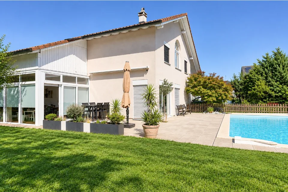 Bellissima casa indipendente di 9 locali con piscina a Vicques – foto 15 di 15