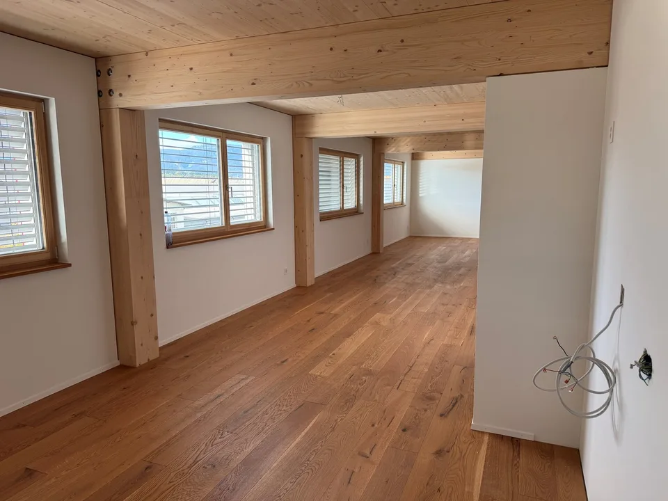 schöne 3.5-Zimmer Attikawohnung mit Sommerkühlung zu vermieten – Foto 3 von 14