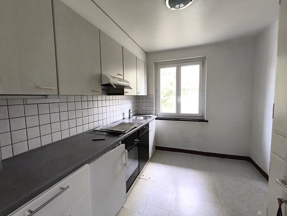 Charmante 3,5-Zimmer-Wohnung mit Balkon ab sofort zu vermieten! – Foto 2 von 16