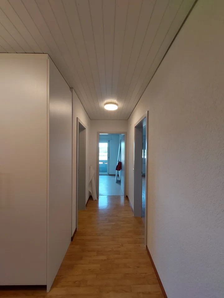 Charmante 2-Zimmer-Dachgeschosswohnung in Gurmels – sofort verfügbar! – Foto 6 von 12