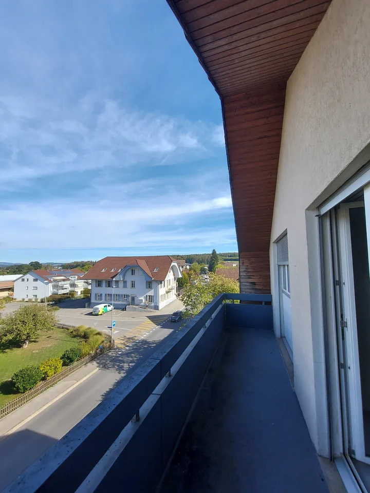 Charmante 2-Zimmer-Dachgeschosswohnung in Gurmels – sofort verfügbar! – Foto 12 von 12