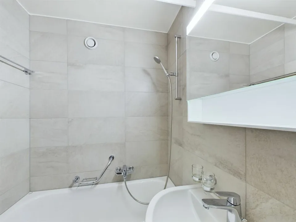 STUDIO RENOVIERET UND SOFORT VERFÜGBAR - IHRE ERSTE WOHNEINHEIT IN LA CHAUX-DE-FONDS! – Foto 3 von 4