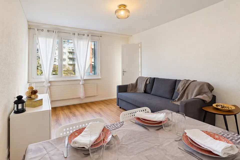 STUDIO RENOVIERET UND SOFORT VERFÜGBAR - IHRE ERSTE WOHNEINHEIT IN LA CHAUX-DE-FONDS! – Foto 2 von 4