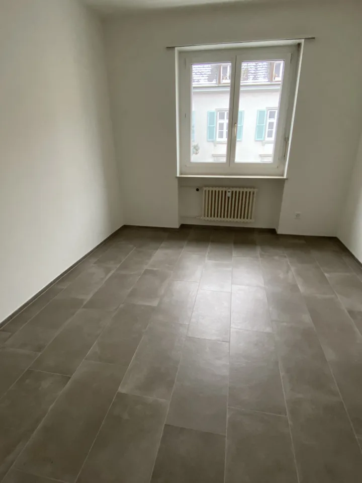 Appartement rénové de 3 pièces dans le quartier d'Iselin – photo 5 sur 7