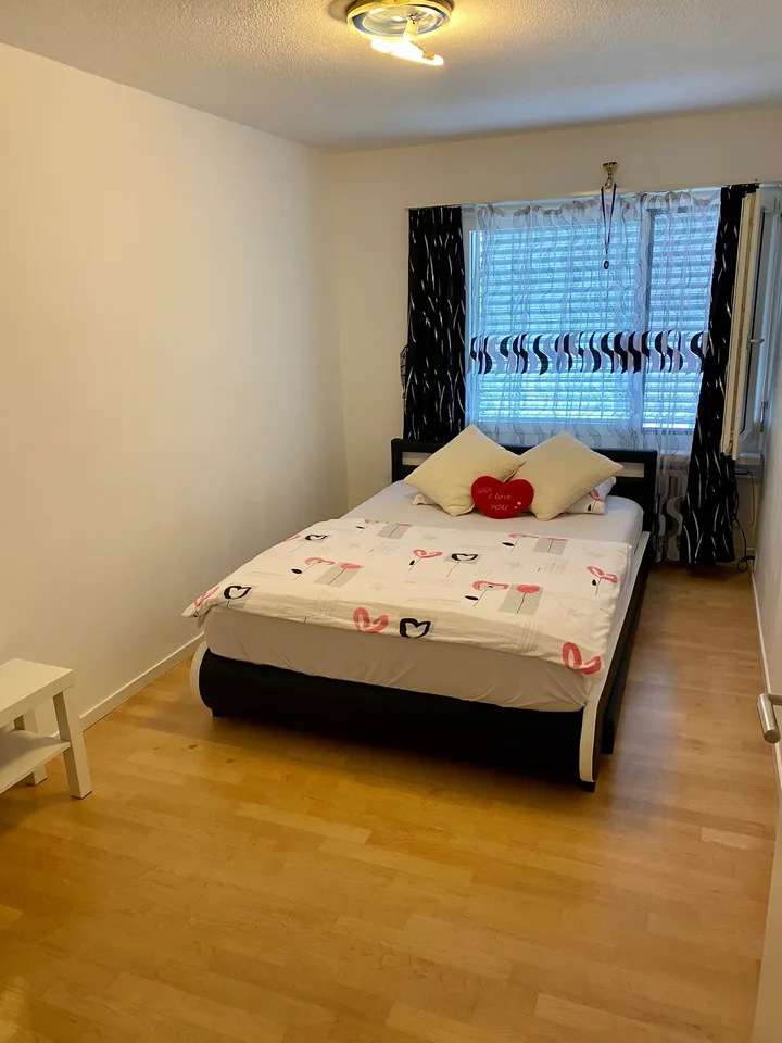 Tolle Wohnung mit eigenem Sitzplatz – Foto 8 von 11