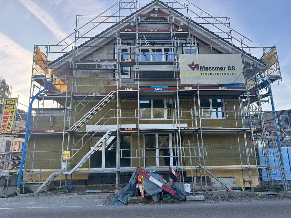 Erstbezug neue 3.5-Zimmer-Dachgeschosswohnung mit viel Holz – Foto 6 von 8