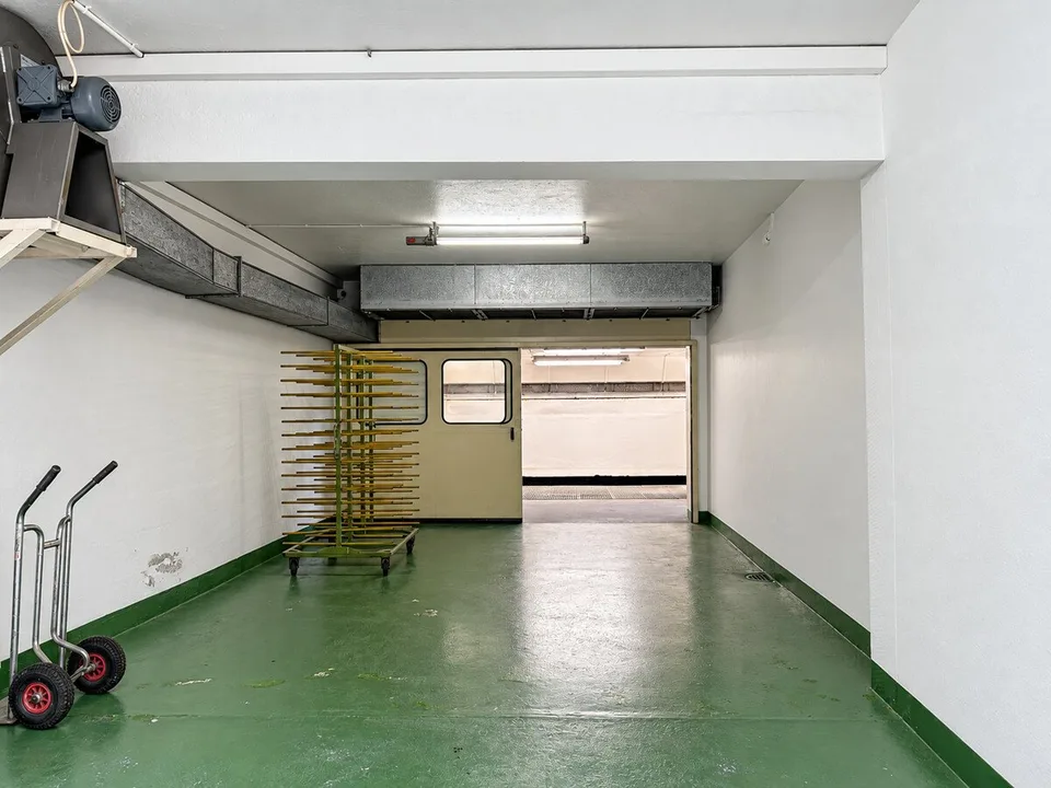 BALERNA LABORATORIO, MAGAZZINO E UFFICI: UN UNICO INDIRIZZO PER LA V – foto 10 di 12