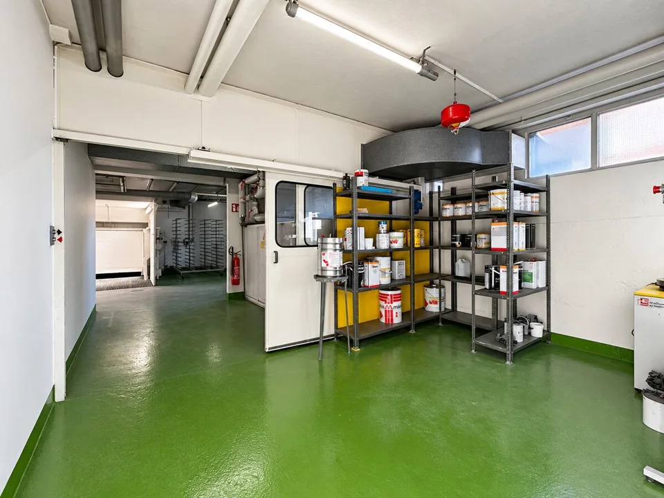 BALERNA LABORATORIO, MAGAZZINO E UFFICI: UN UNICO INDIRIZZO PER LA V – foto 9 di 12