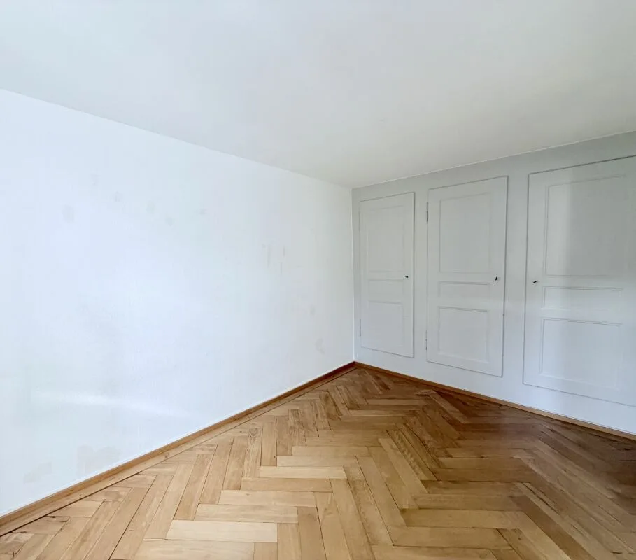 SPACIEUX 4.0 PIÈCES DE 92 M² AU COEUR DU LOCLE ! – photo 4 sur 5