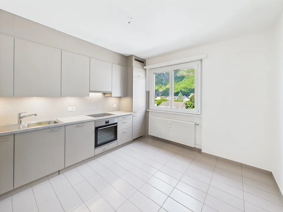 Appartement spacieux de 4.5 pièces avec vue dégagée. – photo 3 sur 9