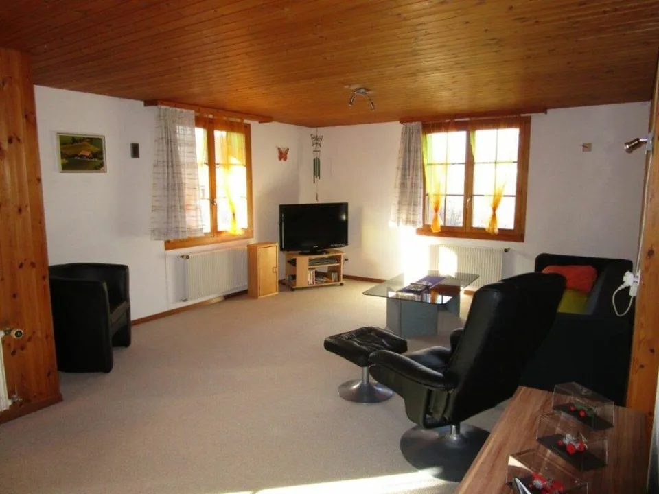 Maison de 3 familles avec ancien bâtiment de services/abri et beaucoup de potentiel – photo 7 sur 11
