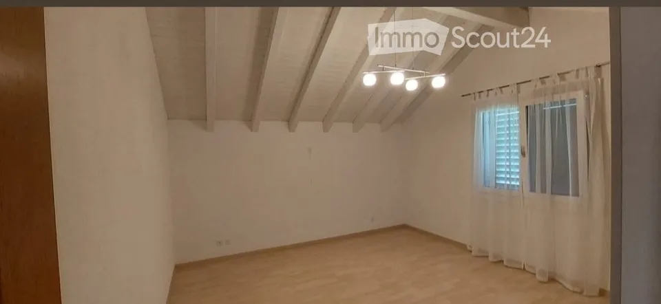 Sehr grosse Dachwohnung, Hausteil zu vermieten – Foto 3 von 5