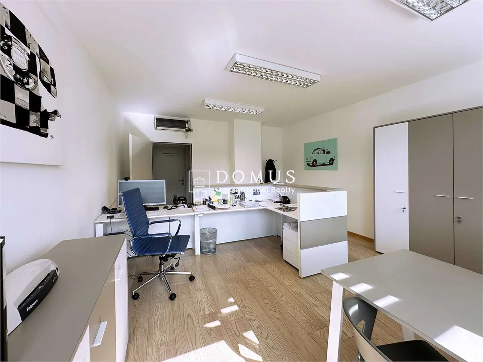 Bureau avec places de parking à Lugano – photo 2 sur 13