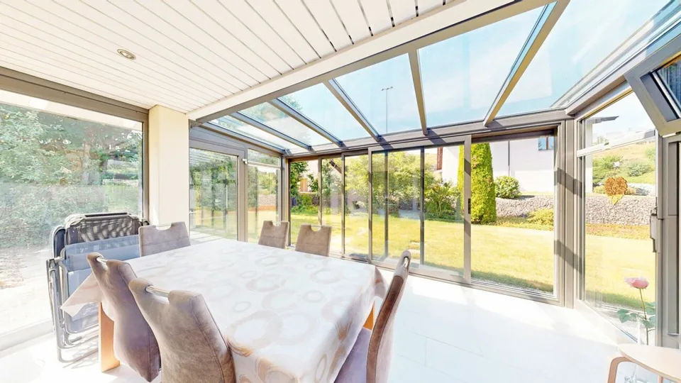 Sogno di casa familiare con grande giardino a Huttwil – foto 2 di 14