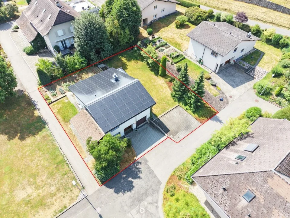 Sogno di casa familiare con grande giardino a Huttwil – foto 3 di 14