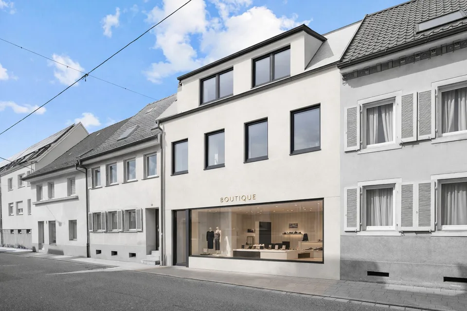 Residential and commercial building, possible conversion to residential space. – photo 3 of 13
