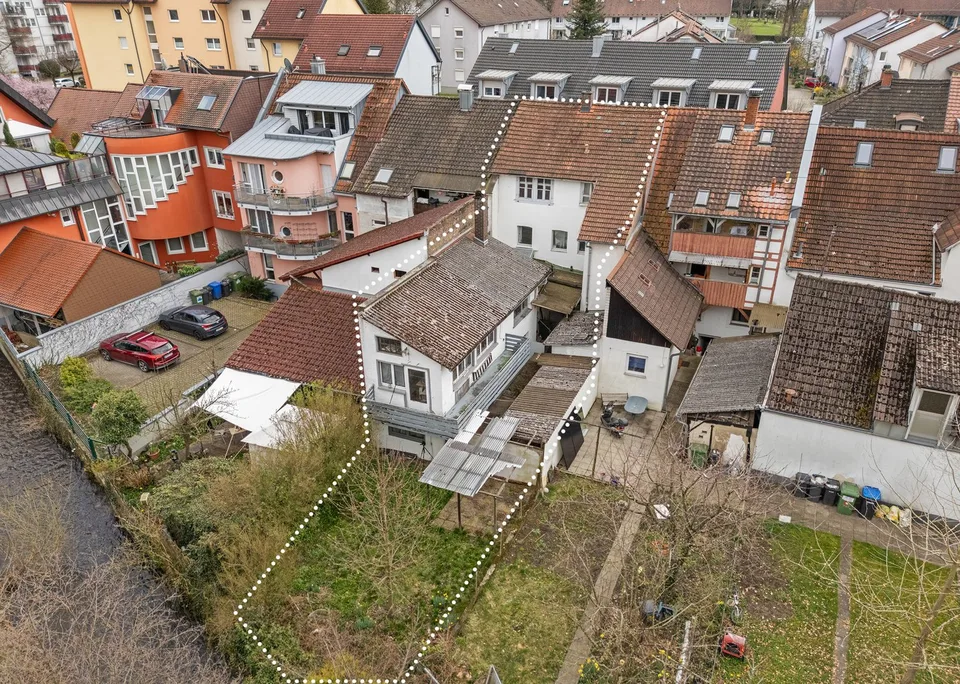 Residential and commercial building, possible conversion to residential space. – photo 2 of 13