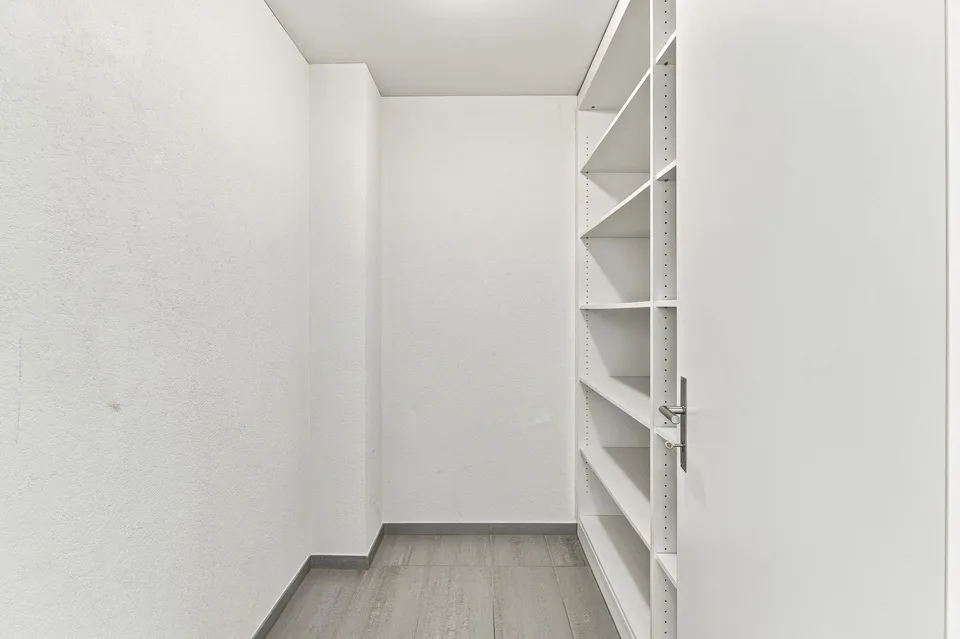 Appartement lumineux 5.5 pièces avec grand balcon à Muri AG – photo 16 sur 19