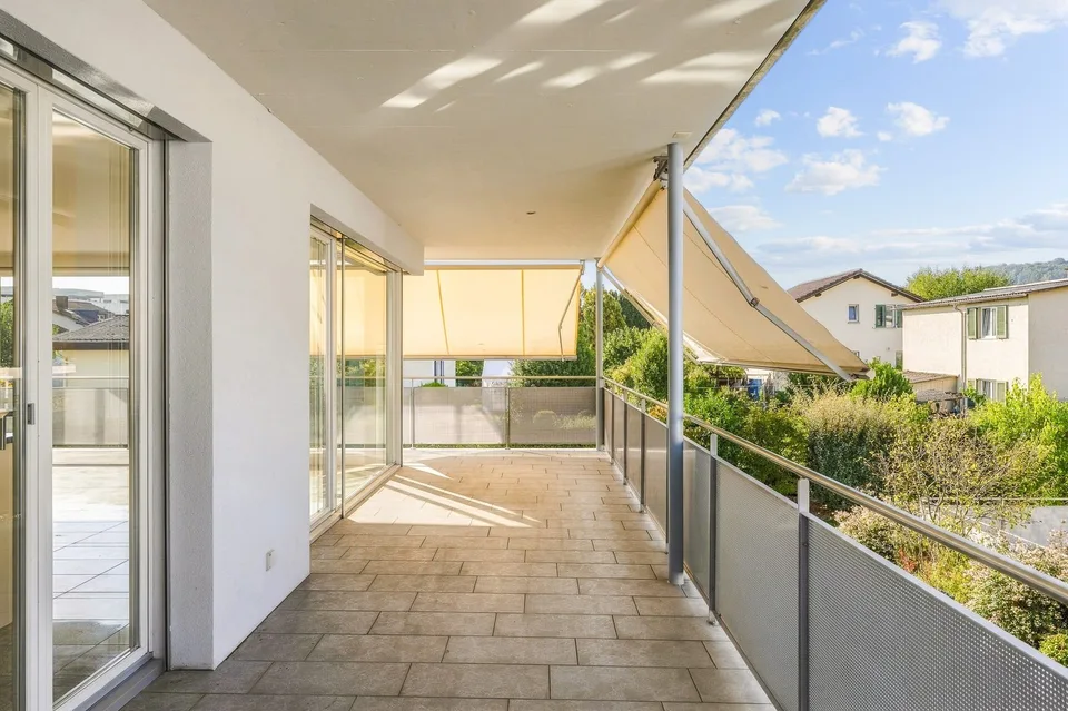 Appartement lumineux 5.5 pièces avec grand balcon à Muri AG – photo 4 sur 19