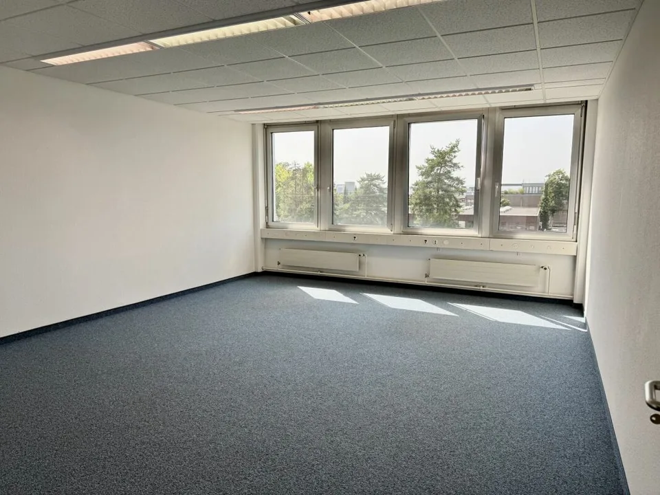 60m2 Plus Office in Baar – photo 2 of 8