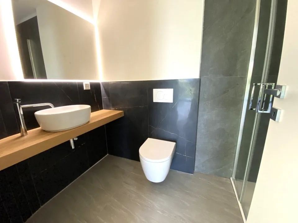 APPARTAMENTO 3.5 LOCALI CON SPLENDIDA VISTA PANORAMICA – foto 9 di 13