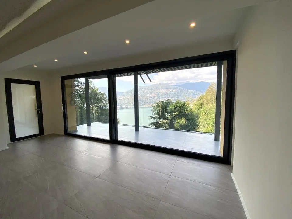 APPARTAMENTO 3.5 LOCALI CON SPLENDIDA VISTA PANORAMICA – foto 3 di 13