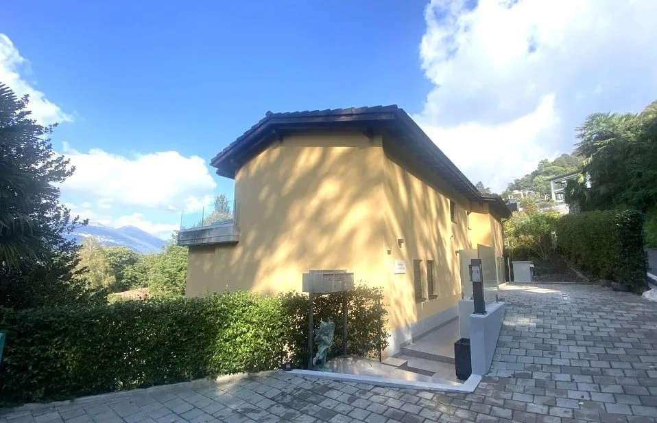 APPARTAMENTO 3.5 LOCALI CON SPLENDIDA VISTA PANORAMICA – foto 12 di 13