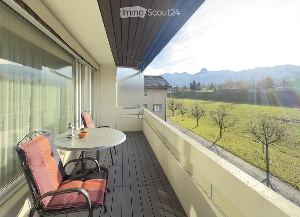 Charmant appartement 4.5 pièces avec balcon et vue imprenable à Uetendorf – photo 7 sur 15