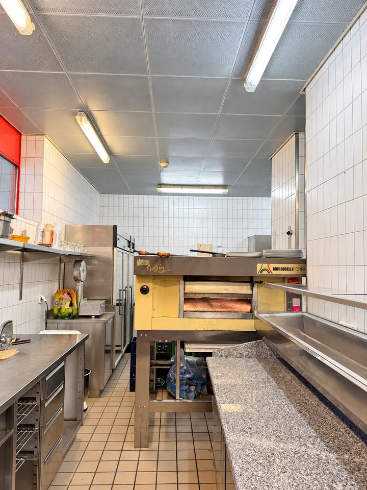 Ristorante con bar, fumoir e terrazza – circa 250 posti a noleggio a Berna – foto 12 di 18