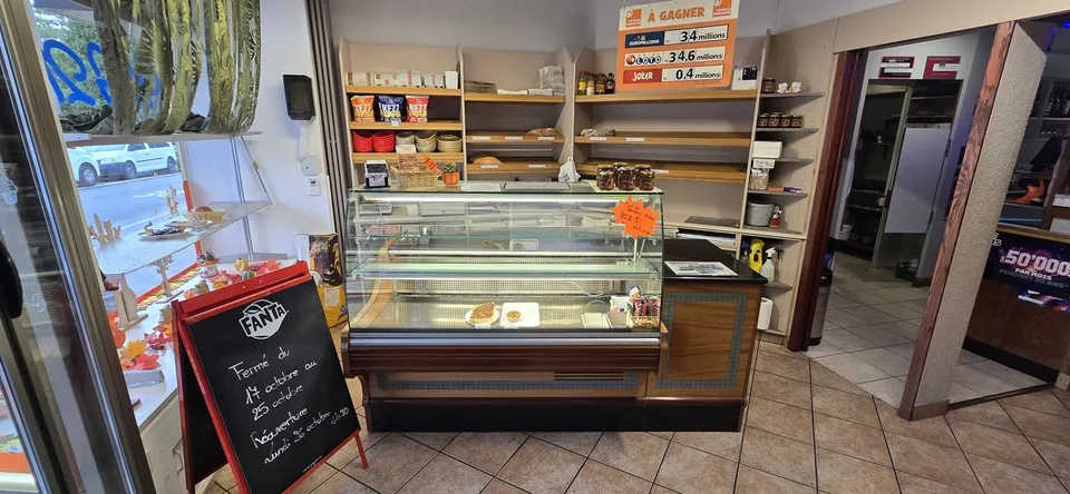 Vendere | Fondo Commerciale Café Bar con Piccola Ristorazione – foto 4 di 7