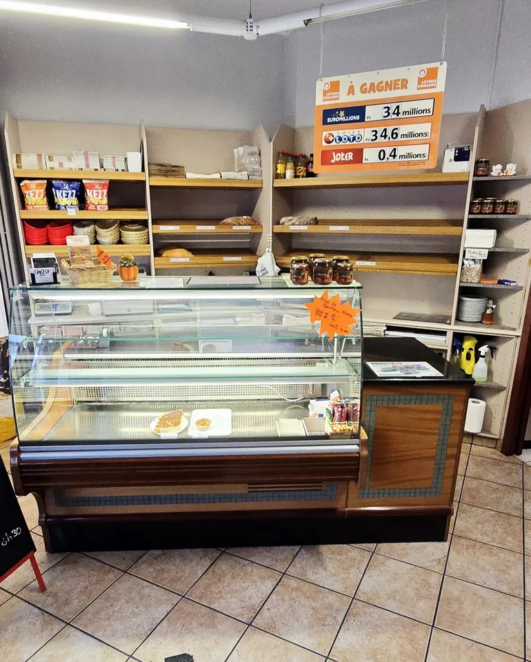 Vendere | Fondo Commerciale Café Bar con Piccola Ristorazione – foto 6 di 7