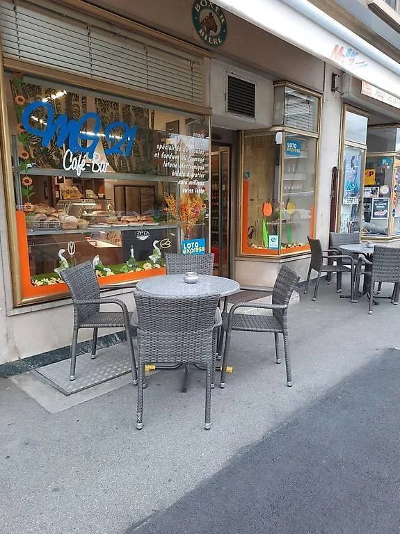 Vendere | Fondo Commerciale Café Bar con Piccola Ristorazione – foto 2 di 7