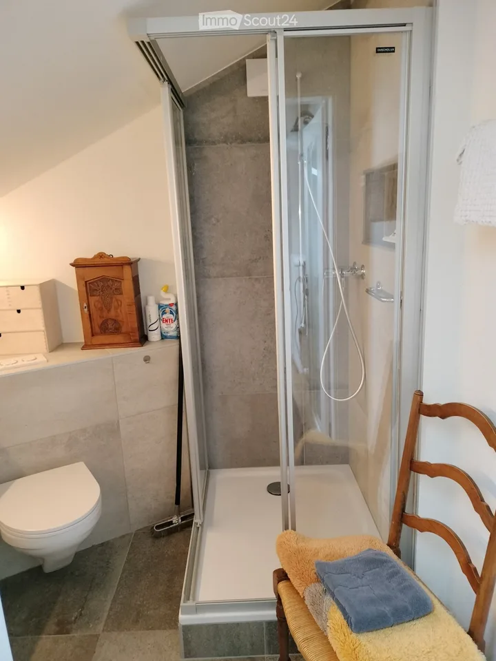 Einzelzimmer mit Möbeln für 1 Person, Kleine WG – Foto 3 von 5