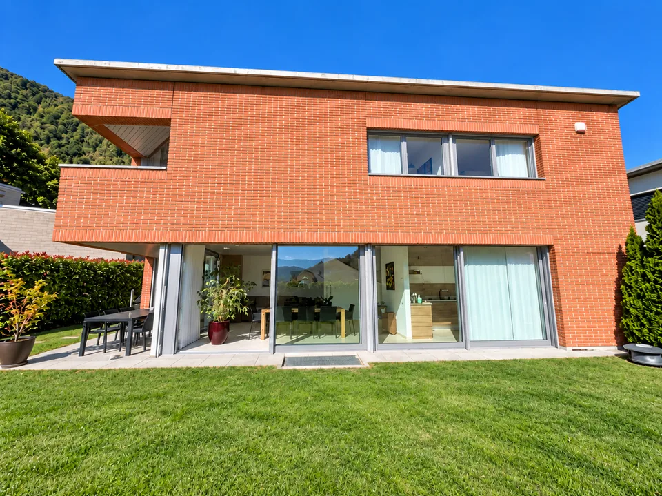 Maison unifamiliale charmante à vendre à Bedano avec 6,5 pièces – photo 3 sur 26