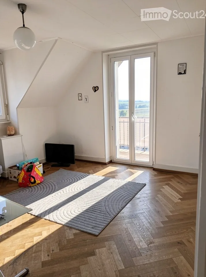 Thierrens 4-Zimmer-Wohnung im alten Stil – Foto 3 von 5
