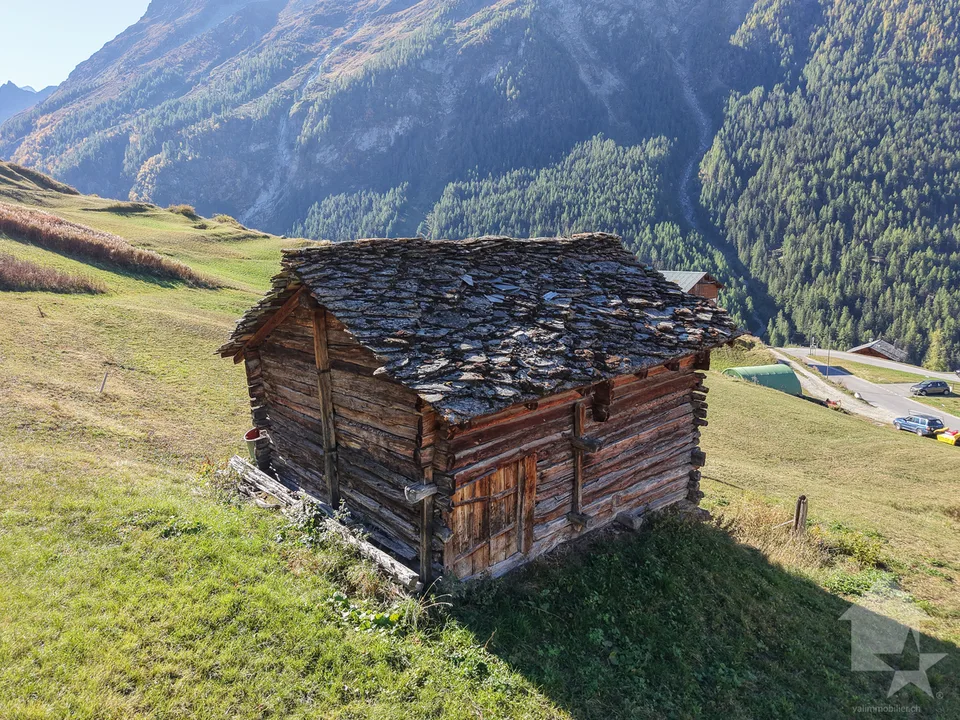 Raccard à rénover dans le hameau de La Forclaz – Foto 8 von 8