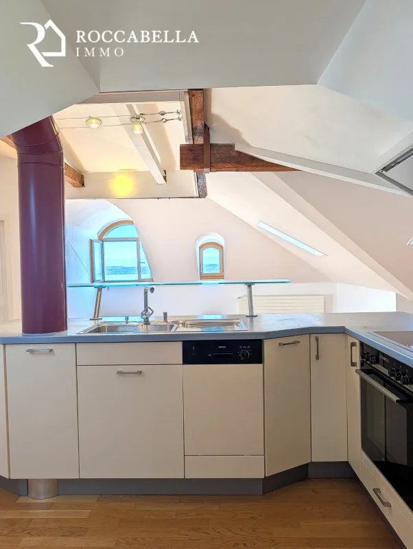 Prachtvolles Dachgeschoß-Duplex, Charme und Charakter in einem Herrenhaus – Foto 6 von 13