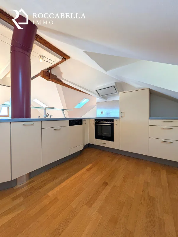 Prachtvolles Dachgeschoß-Duplex, Charme und Charakter in einem Herrenhaus – Foto 5 von 13